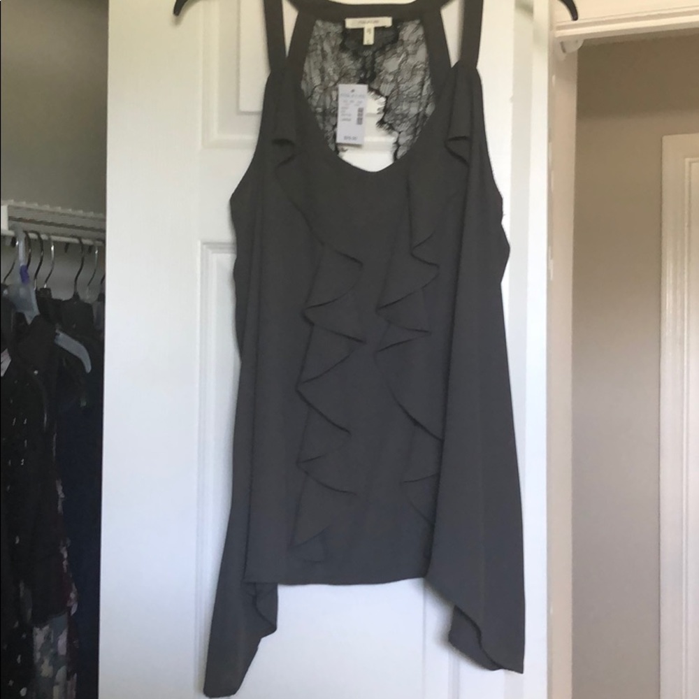 NWT ruffle front tank size L Maurices